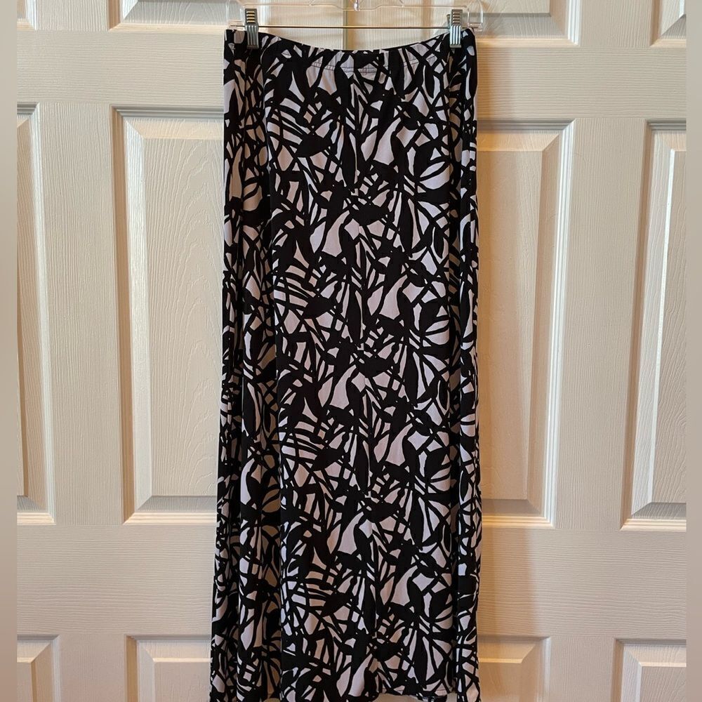 BLACK AND WHITE ELASTIC WAIST SKIRT BY EAST 5th SIZE LARGE EUC - Picture 6 of 7